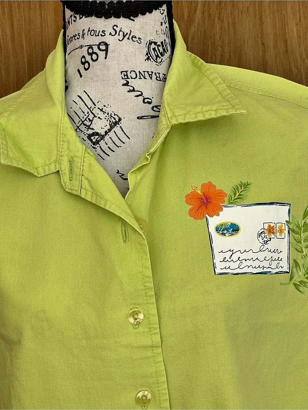Erika Floral Embroidered Button Down Shirt and Capri Pants Outfit Size XL